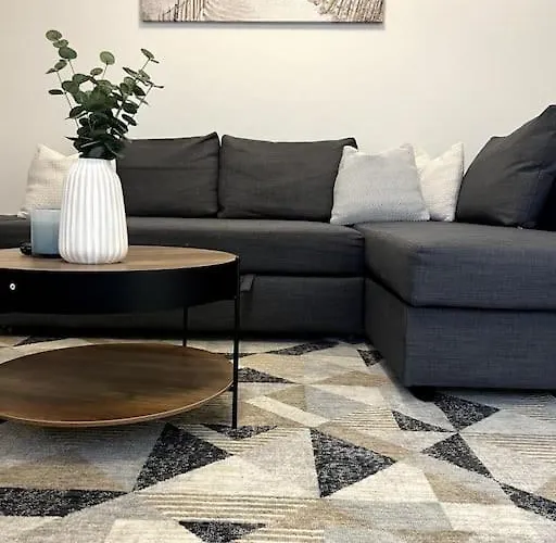 Central Swansea Apartment, Sleeps 4