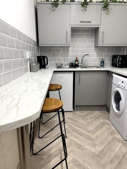 Apartment Apartment, Sleeps 4 *