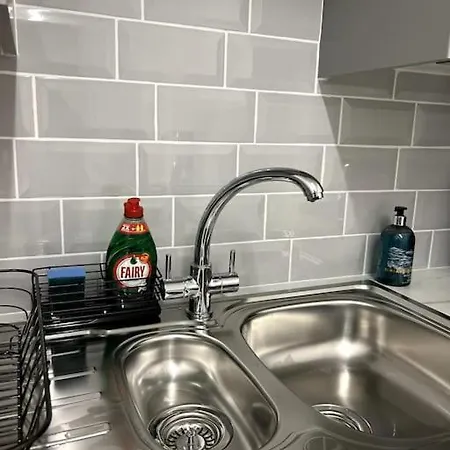 Central Swansea Apartment, Sleeps 4 Buitenkant foto
