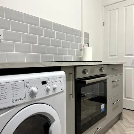 Central Swansea Apartment, Sleeps 4 Buitenkant foto