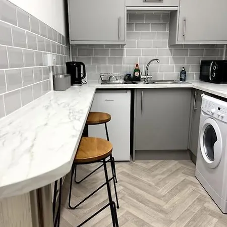 Central Swansea Apartment, Sleeps 4 Buitenkant foto